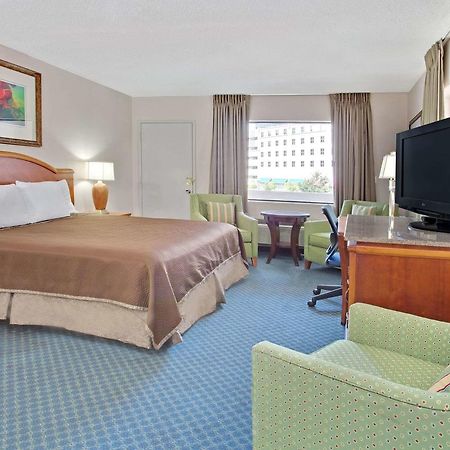 Travelodge By Wyndham Orlando Downtown Centroplex Экстерьер фото