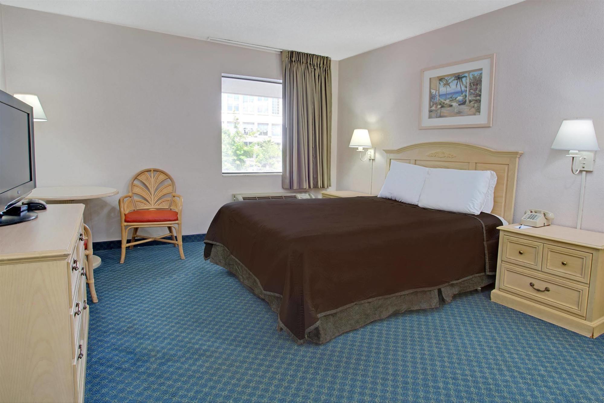 Travelodge By Wyndham Orlando Downtown Centroplex Экстерьер фото